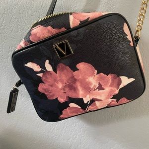 Victoria’s Secret Top Zip Crossbody